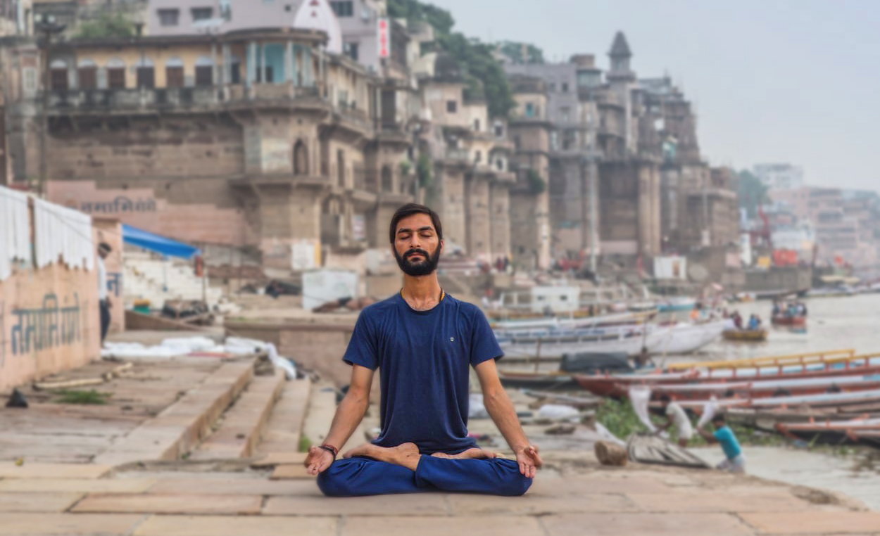 Personal Yoga Asana Meditation Trainer Teacher Instructor Class Online and In Person, Individual & Group Class Varanasi Banaras Ganga Ghat